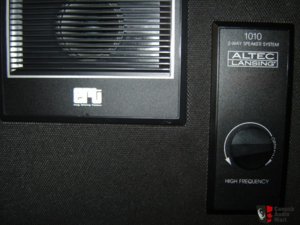 altec_lansing_1010_studio_monitor.jpg