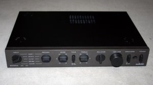 Audiolab_8000A_integrated_amp.JPG