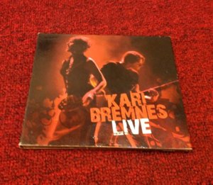 Kari Live.JPG