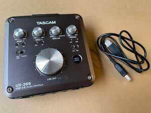 TASCAM US-366. RODE NT1-A.YAMAHA MSP3 US-366 - Tascam US-366