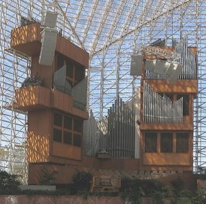 607px-Crystal_Cathedral_organ.jpg