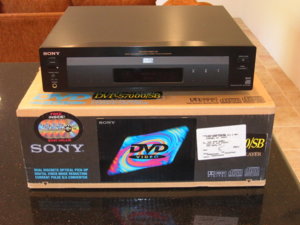 Sony DVP-S7000.jpg