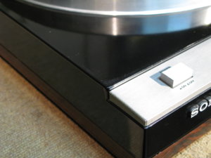 Sony_PS-X65C_3.jpg