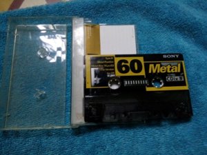 Sony CDix-Thùng rỗng kêu to.jpg