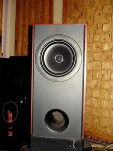 Kef 102.2..jpg