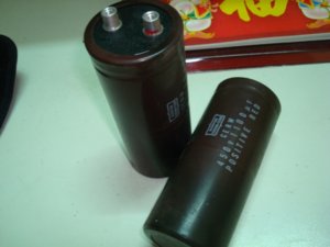 tụ 1100.jpg