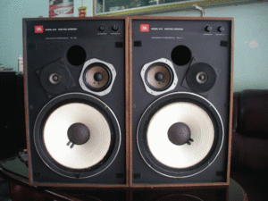 JBL-4312%20%285%29.gif