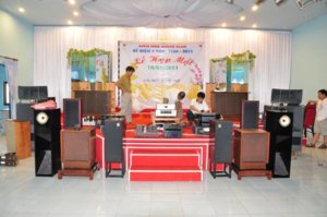 sân khấu trình diễn.jpg