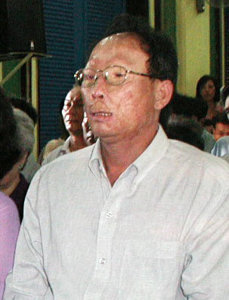 10808667-khuon-mat-bien-dang-cuaZ.jpg