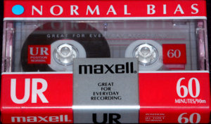 Maxell UR 60 red.JPG