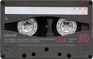 maxell_ud_2_90_b.jpg