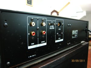 Sony_CDP-557ESD_back.JPG