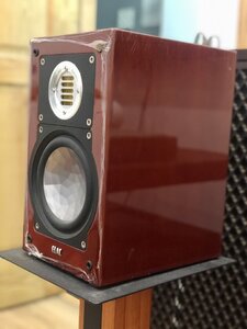 ELAC BS 243.2.jpg