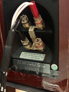 ELAC BS 243.3.jpg