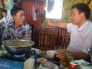 bĩu môi cái giề.JPG