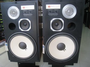 LỌA JBL.1.JPG