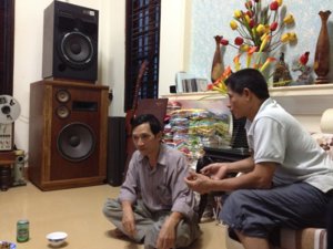 hai lao gia dang pho .jpg